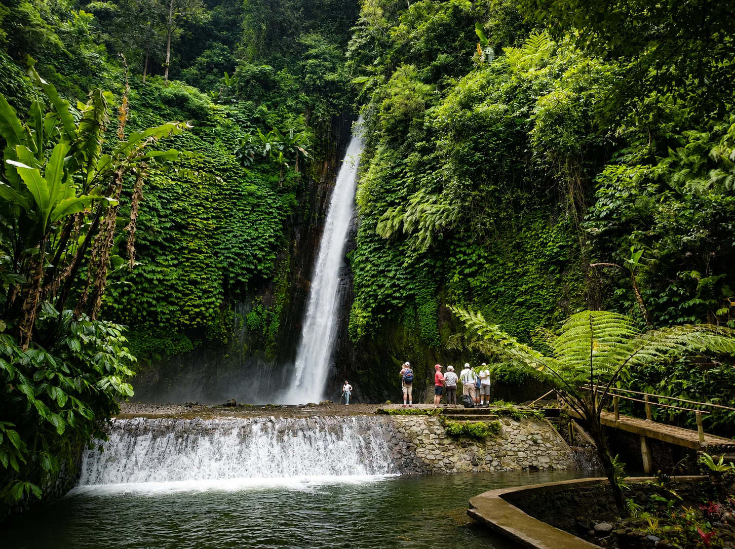 Natur-Trip Nordbali mit Wasserfall